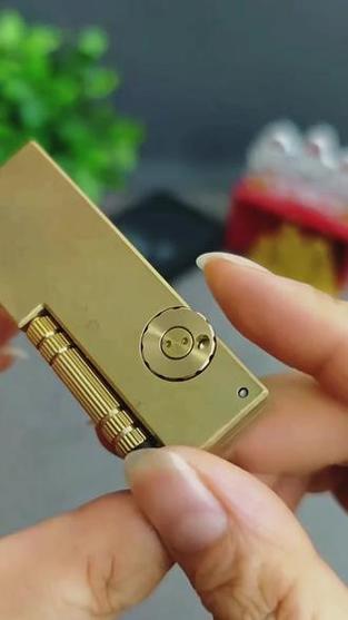 打火石打火机怎么用