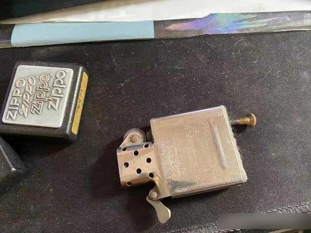 zippo打火机火石卡住