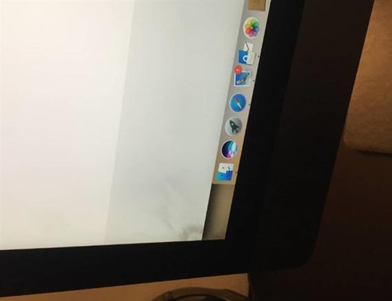 显示器屏幕右下角发暗截图