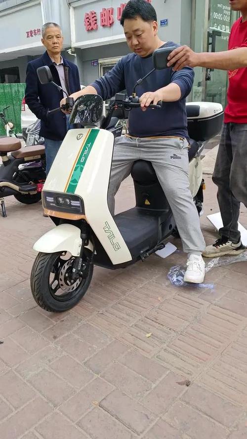 标准舒适超车台铃电动车