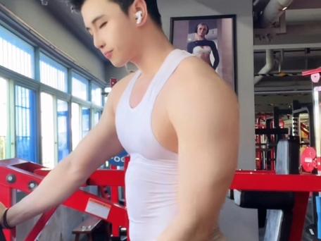 胸一大一小非常明显怎么补救