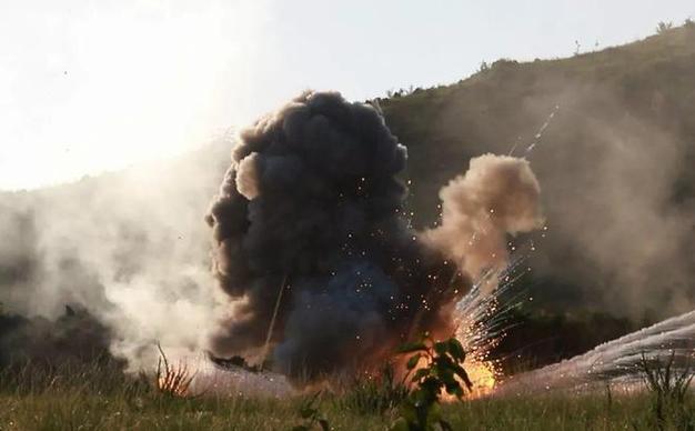 迫击炮教练弹爆炸缩略图