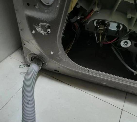 滚筒洗衣机排水管堵了图标