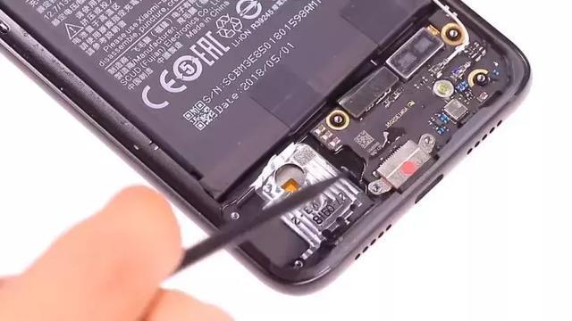 小米8扬声器进水声音变沙哑