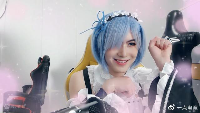 男主播挑战穿一天女装