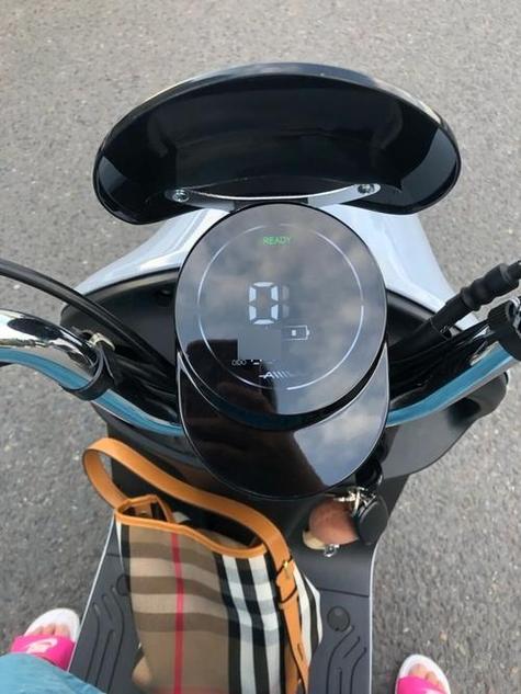 电动自行车仪表盘不亮