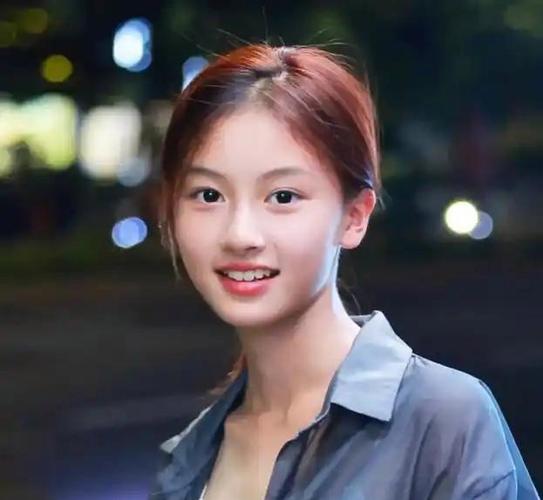 赵钰琪侧脸