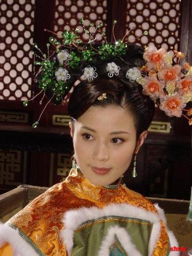叶赫那拉氏后人明星截图