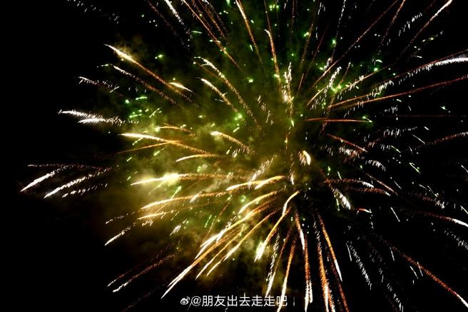 拍烟花用什么快门