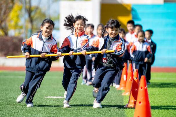 小学生4人互动室内游戏