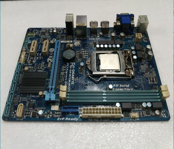 i3 3240 cpu用什么主板