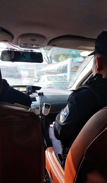开警车