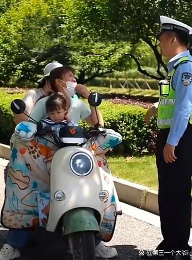 偷个警察带回家by