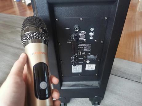 怎么设置话筒与音响同步