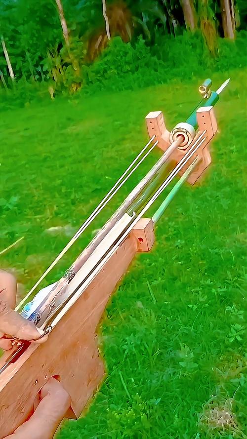 扁皮和传统弹弓哪个威力大