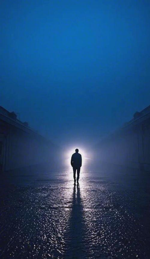 一个人失落伤感的图片