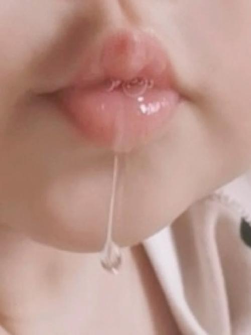 咳tui表情包吐口水