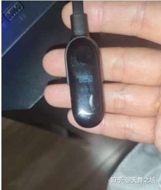 小米手环很久没用充不进电缩略图