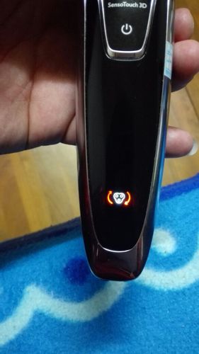 飞利浦剃须刀指示灯不亮