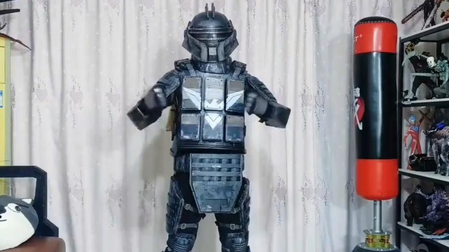 儿童纸壳制作铠甲衣服