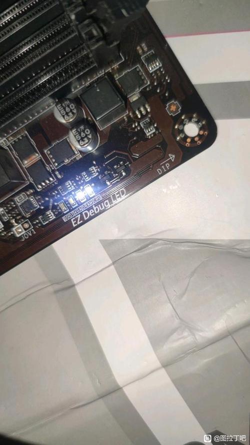 华硕主板vga白灯与B00T黄灯一直亮开不