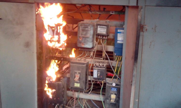 电箱爆炸视频图标