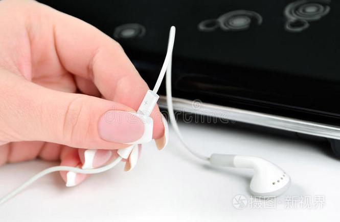 调节音量键一直显示耳机音量