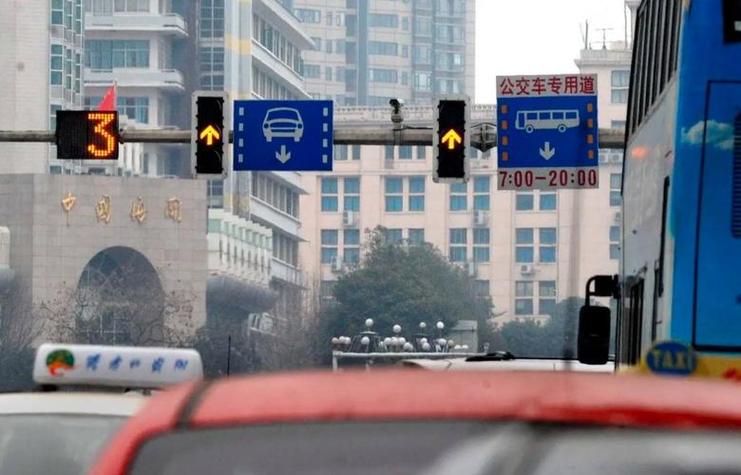 黄灯剩下1秒闯过去会拍照吗游戏截图