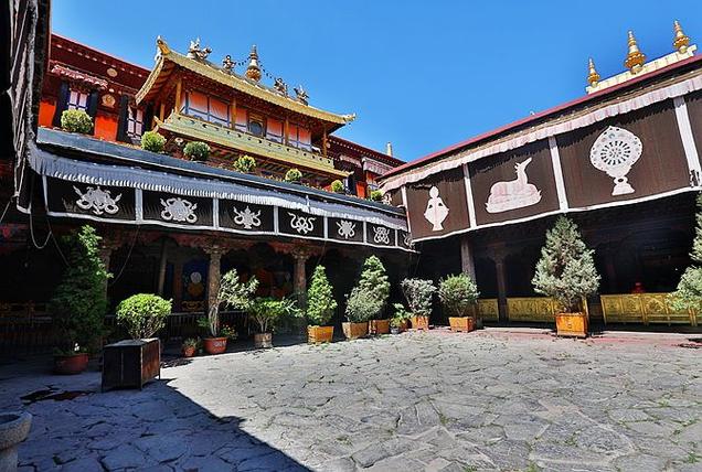 大昭寺是谁的道场
