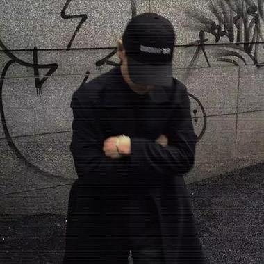 霸气十足的头像男