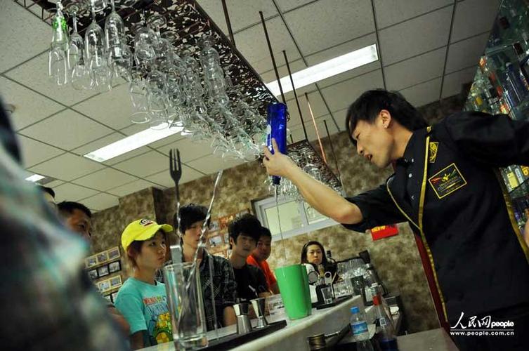 调酒师一般月薪多少钱