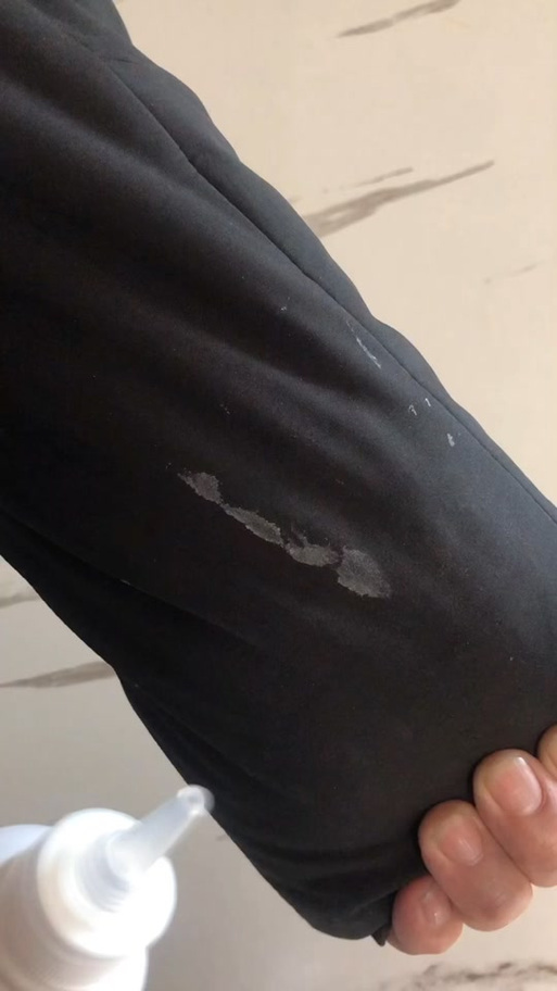 白色衣服染上黑色笔水怎么清除