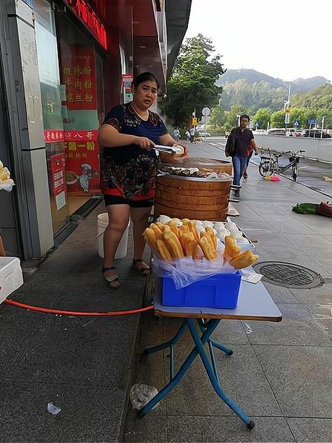 适合女人一个卖早餐摆摊