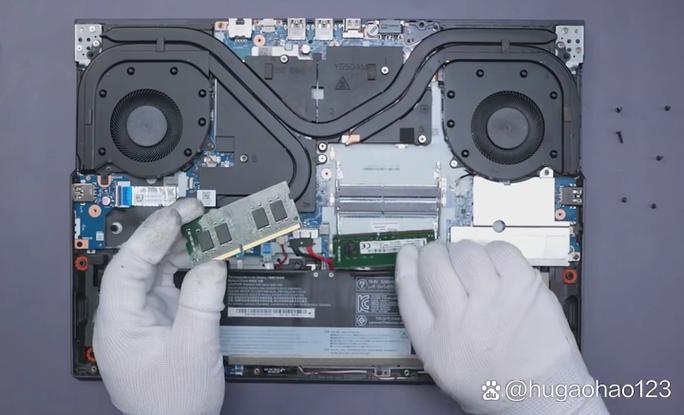 y7000内存条怎么装