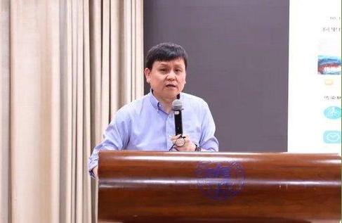 中国医生张文宏点评