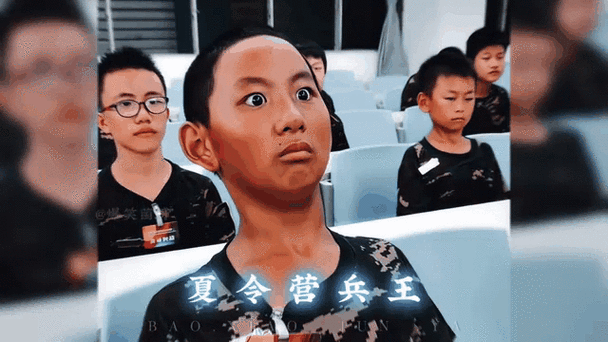 搞笑军训视频往上端截图