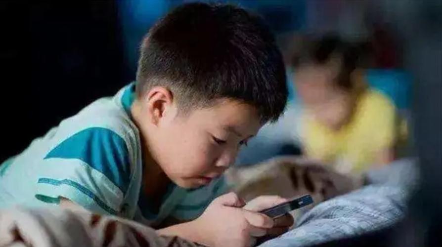 过度看手机的后果