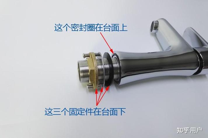 水龙头与台盆缝隙漏水