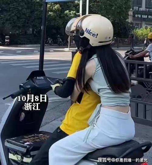 外卖箱绑后座步骤图解截图