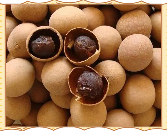 桂圆子去超市买了零食回来吃