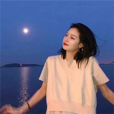 淡雅宁静女生头像