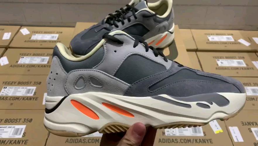 yeezy700配色有几种缩略图