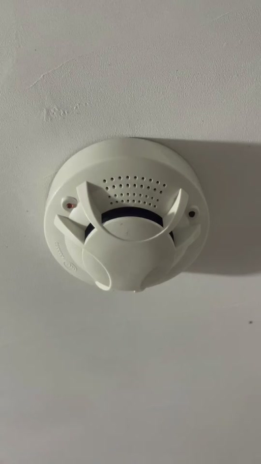 家中烟感器一直响截图