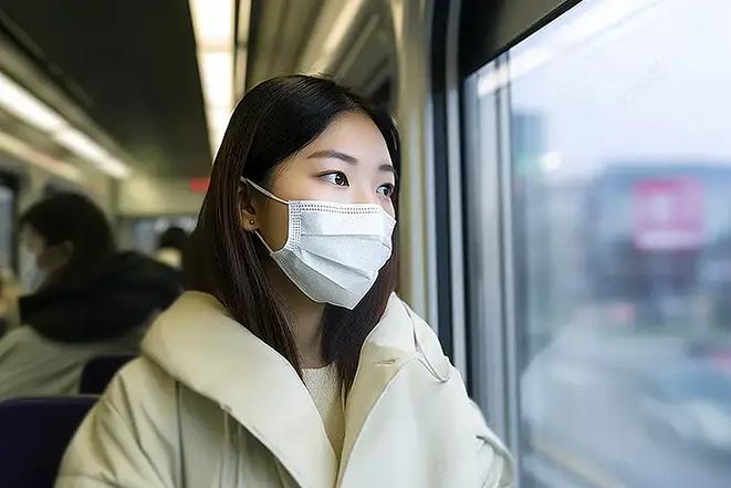 列车上的女孩