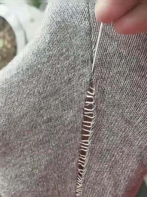衣服内里开线怎么缝