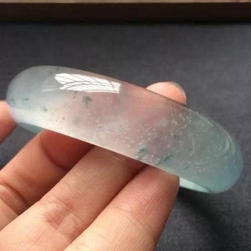 翡翠手镯棉絮图