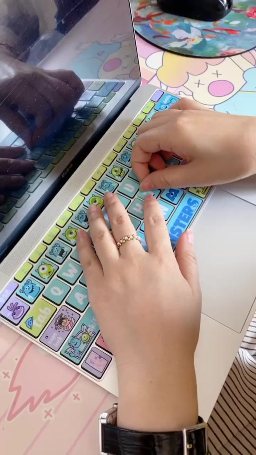 贴在电脑上的贴纸怎么撕下来