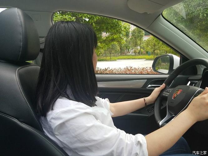 陪别人练车