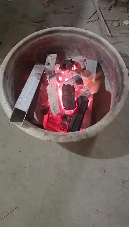 机制炭的温度