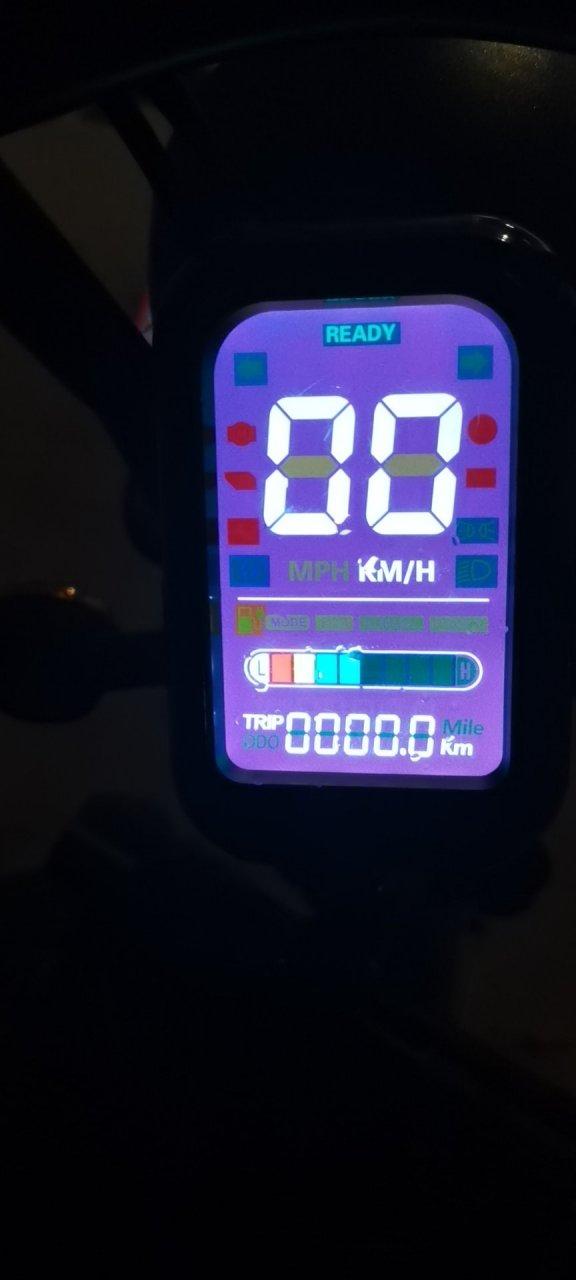 电动三轮车剩一半电可以充电吗